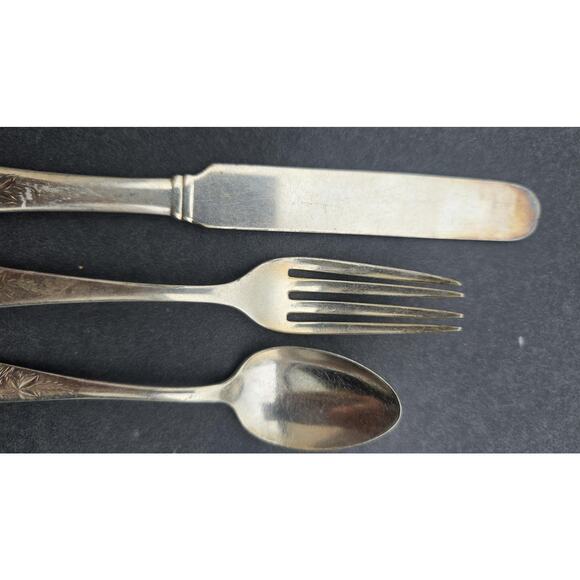 Vintage Holmes & Edwards XIV Silverplate Flatware Set Knife Fork Spoon Floral En - Picture 4 of 9